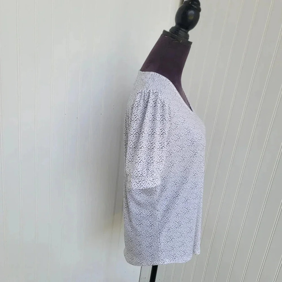 Adrianna Papell Women’s Blouse Stetch White Black Dots Flutter Sleeve Sz M - Picture 9 of 11